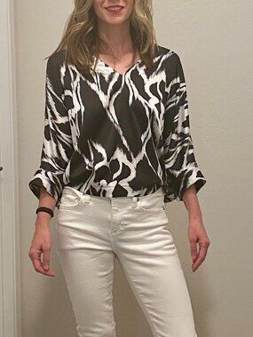 White House Black Market Kimono Style Blouse XXS Black White Silky V-Neck Dolman